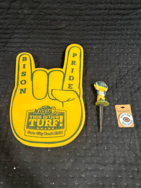 lot 0173 image: NDSU Bison Football Fan Gear