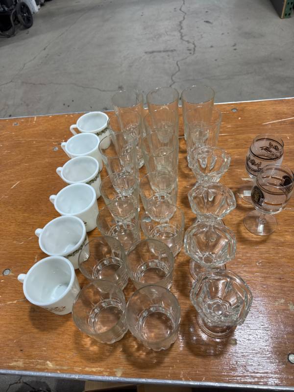 lot 0227 image: Assorted Glassware & Mugs