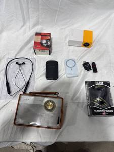 lot 0474 image: Assorted Electronics Lot