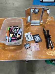 lot 0482 image: Makeup and Beauty Tools Assortment