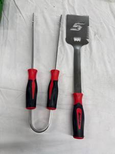 lot 0483 image: Snap-on Grilling Tool Set