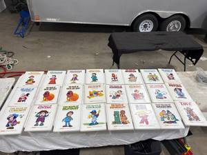 lot 0500 image: ValueTale Childrens Book Set