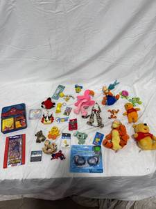 lot 0502 image: Assorted Toys and Novelties