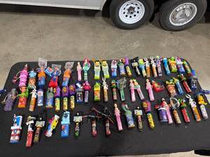 lot 0504 image: Character Candy Dispensers