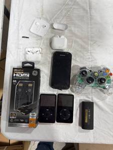 lot 0511 image: Assorted Used Electronics