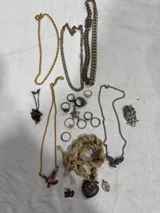 lot 0525 image: Assorted Necklaces Rings Pendants