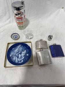 lot 0529 image: Assorted Barware and Plate