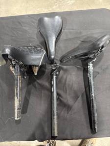 lot 0541 image: Used Bicycle Seats with Posts
