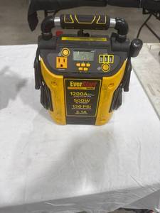 lot 0552 image: EverStart MAXX Jump Starter