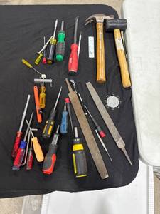 lot 0566 image: Assorted Hand Tools