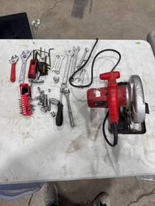 lot 0569 image: Assorted Hand Tools & Circular Saw