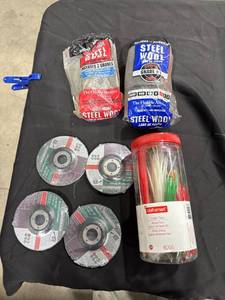 lot 0575 image: DIY Hardware Assortment