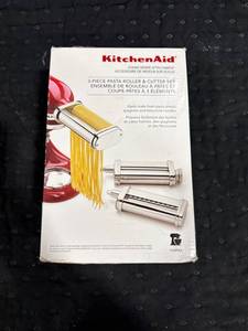 lot 0579 image: KitchenAid Pasta Roller Set