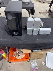 lot 0583 image: Samsung Home Theater System