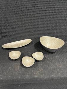 lot 0590 image: Etched Scale Serving Dish Set