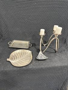 lot 0604 image: Assorted Silver Home Decor