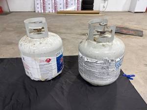 lot 0616 image: Dirty Propane Tanks