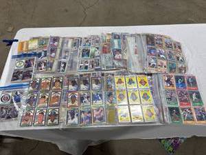 lot 0623 image: Vintage Baseball Card Collection