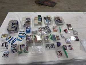 lot 0633 image: Assorted Sports Trading Cards