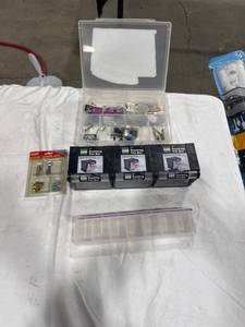 lot 0652 image: Assorted Small Item Organizers