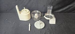 lot 25 image: Hamilton Beach Emmie Food Processor with Attachments