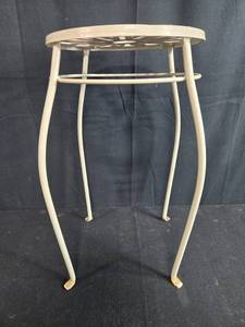 lot 43 image: Metal Plant Stand with Decorative Floral Top