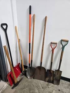 lot 71 image: Lot of Assorted Shovels, Snow Pushers, and Yard Tools