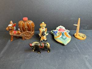 lot 112 image: Collection of Vintage Ceramic and Wooden Novelty Figurines and Decor Pieces