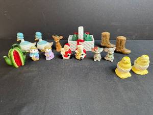 lot 132 image: Collection of Ceramic Salt & Peppers Including Animals and Holiday Decor