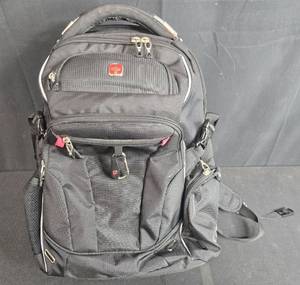 lot 178 image: SwissGear Black Laptop Backpack with Airflow Padding