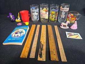 lot 184 image: Vintage Pop Culture Collectibles Lot with Muppets Book, Glasses, Plush and Toys