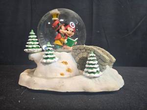 lot 202 image: Disney Mickey and Minnie Mouse Holiday Carolers Snow Globe