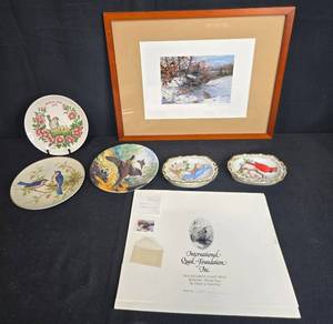 lot 214 image: Bird Collector Plates and Framed 1983 Quail Research Stamp Print Set