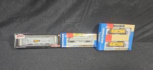 lot 225 image: HO Scale Model Railroad Cars - Walthers Gold Line DMIR Dump Car, Atlas FGE Reefer, Walthers DMIR Caboose