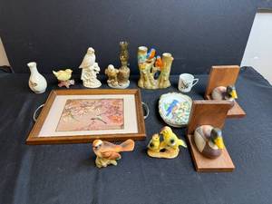 lot 231 image: Vintage Bird Figurines, Decor Trays, and Duck Bookends Collection