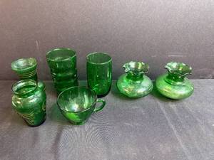 lot 252 image: Collection of Vintage Green Glass Miniature Vases, Tumblers, and Cup