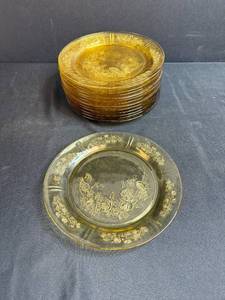 lot 256 image: Set of Vintage Amber Depression Glass Dinner 9 Plates