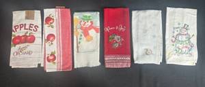 lot 261 image: Collection of Assorted Kitchen and Holiday Towels
