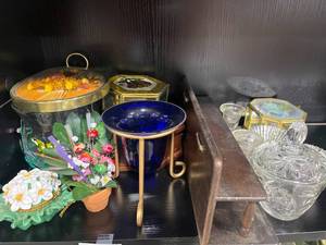 lot 224 image: Assorted Decorative Home Decor Lot with Glass, Brass, and Wood Items