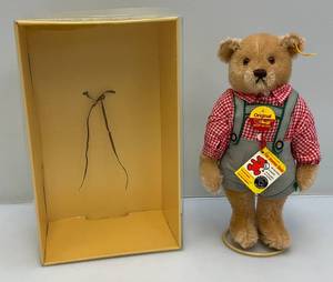 lot 13 image: RARE 1986 Vintage Steiff Black Forest Lederhosen Teddy Bear (#027628) 11 (In Original Box)