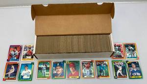 lot 80 image: Unsorted 1990 Topps Baseball Cards