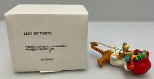 lot 163 image: Tigger Disney Grolier Brand Christmas magic Ornament (New Old Stock)