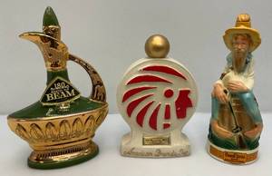 lot 194 image: Vintage Collectible Decanters Including Jim Beam And Old Cabin Still Decanter