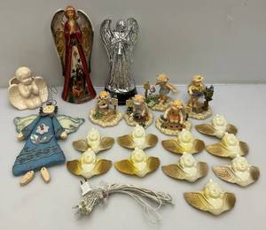 lot 206 image: Vintage Collectible Angels Including Little Messengers And More