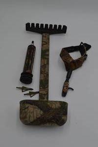 lot 26 image: Bow Accessories