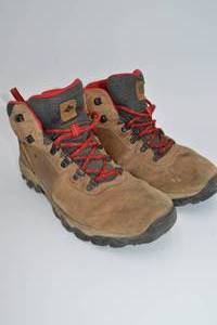 lot 38 image: Columbia Hiking Boot