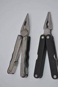 lot 91 image: 2 Muti-Tools