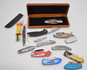 lot 93 image: Variety of Knives and Cork Screws