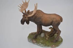 lot 128 image: Hunting Decore