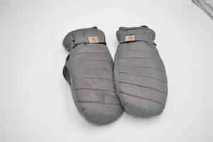 lot 135 image: Carhartt Winter Mittens